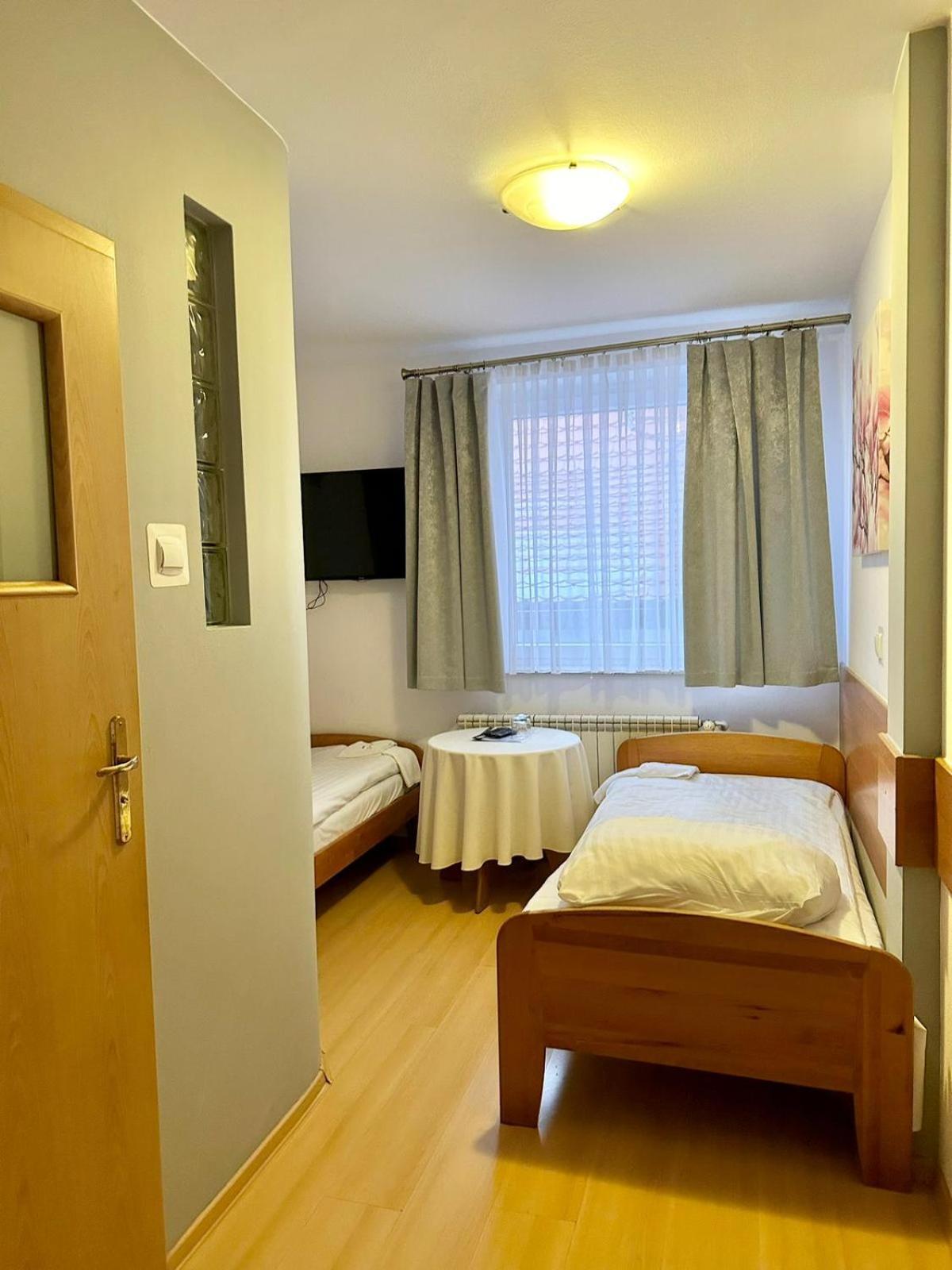 Motel Za Miedza Bralin ภายนอก รูปภาพ