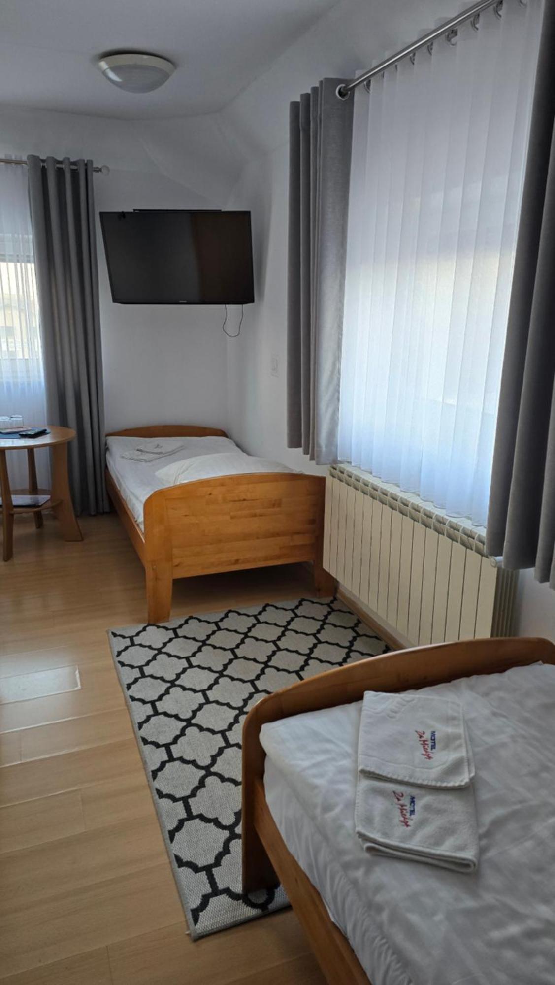 Motel Za Miedza Bralin ภายนอก รูปภาพ