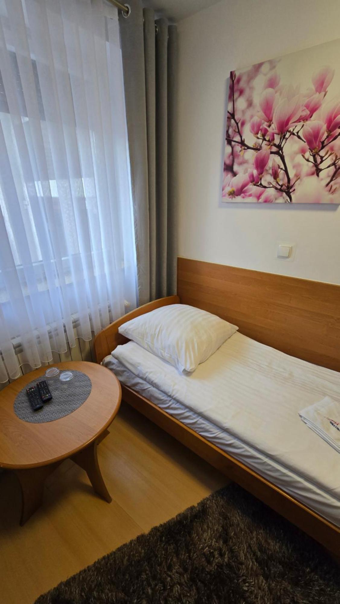 Motel Za Miedza Bralin ภายนอก รูปภาพ